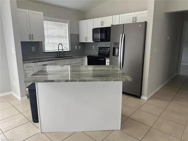 2231 Nw 7th Pl, Cape Coral, Florida 33993