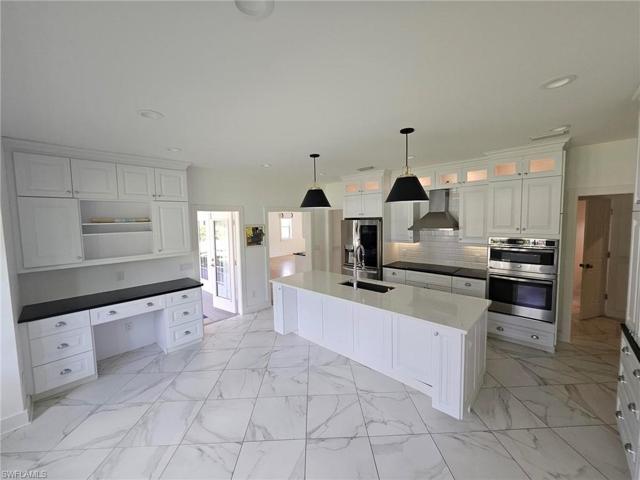 Kitchen Breakfast Area
