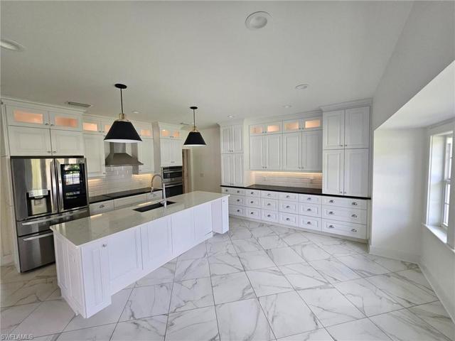 Kitchen Breakfast Area