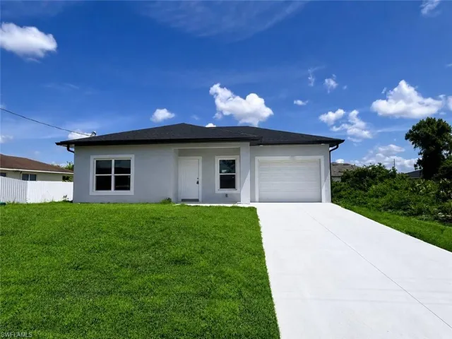 4215 E 30th St, Alva, Florida 33920