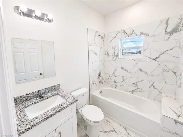 4215 E 30th St, Alva, Florida 33920