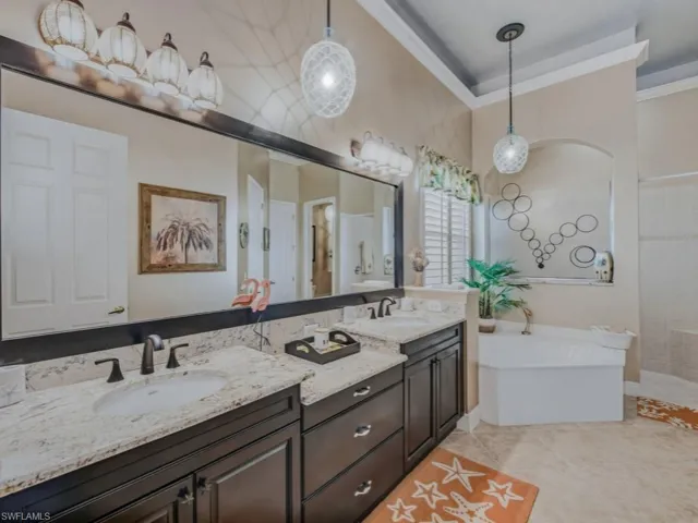 5765 Mango Cir, Naples, Florida 34110