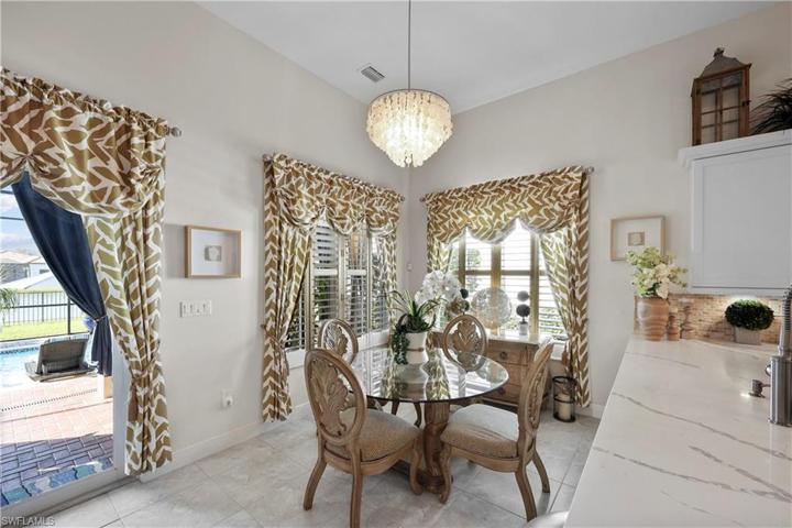 Kitchen Eat In Area