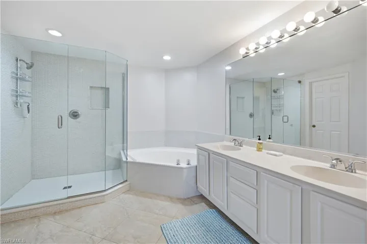26901 Wedgewood Dr 101, Bonita Springs, Florida 34134