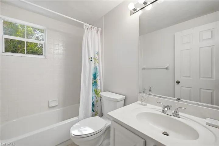 26901 Wedgewood Dr 101, Bonita Springs, Florida 34134