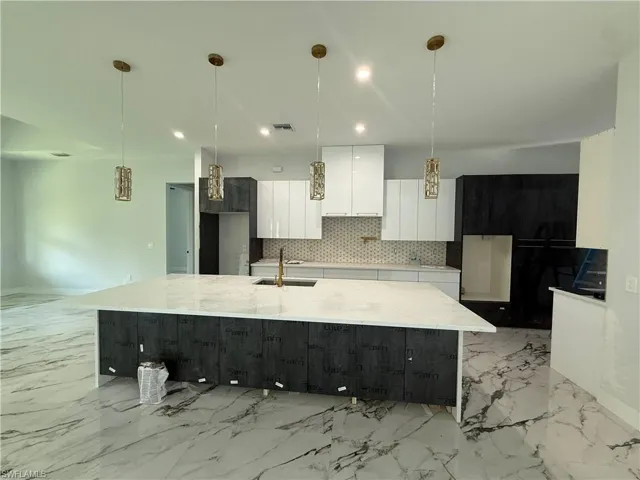 1521  Desoto S BLVD, Naples, FL 34117