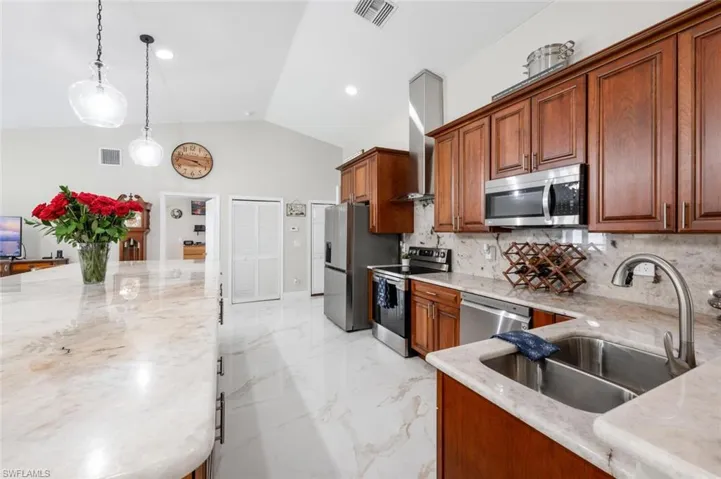 5831  Dogwood  WAY, Naples, FL 34116