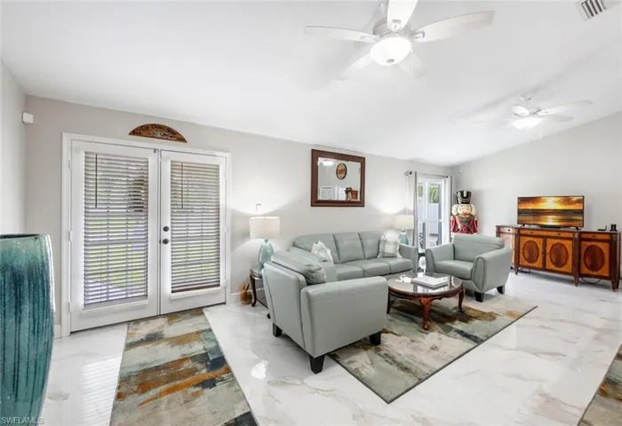 5831  Dogwood  WAY, Naples, FL 34116