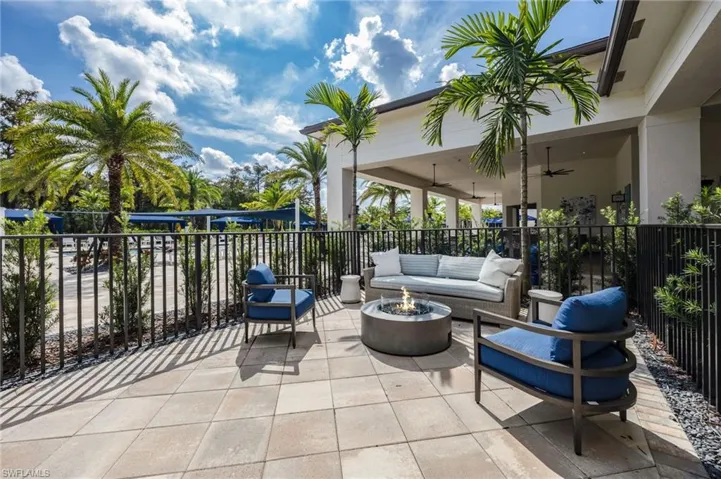 Valencia Trails clubhouse patio