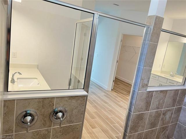 Dual shower heads