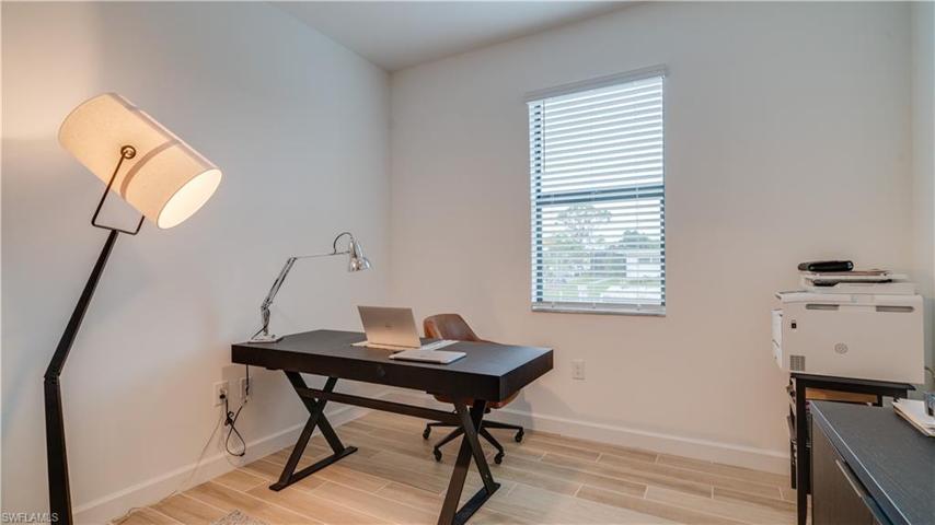 Home office, den.