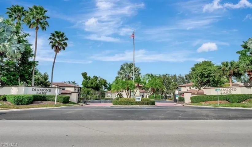 200 Diamond Cir 202, Naples, Florida 34110