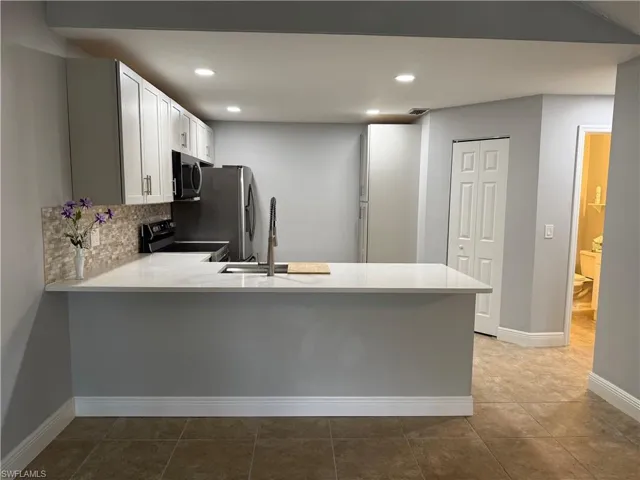 6331  Royal Woods  DR, Fort Myers, FL 33908