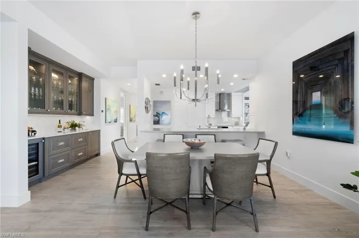 Wet bar and dining
