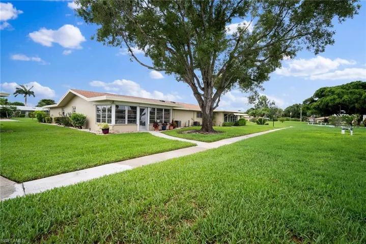 5560  Pendlewood  LN, Fort Myers, FL 33919