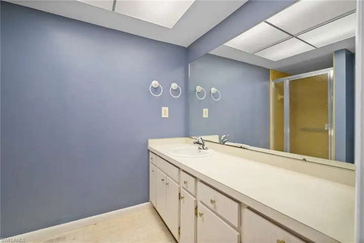 5560  Pendlewood  LN, Fort Myers, FL 33919