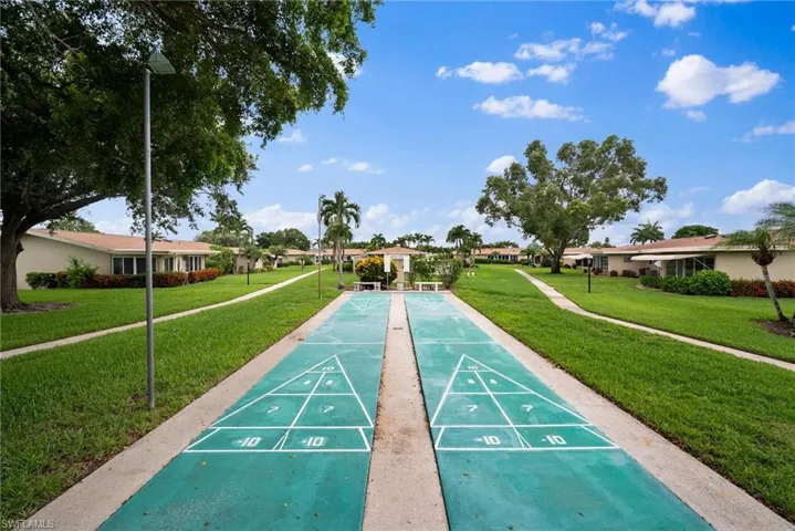 5560  Pendlewood  LN, Fort Myers, FL 33919