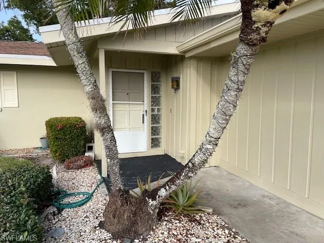 5560  Pendlewood  LN, Fort Myers, FL 33919