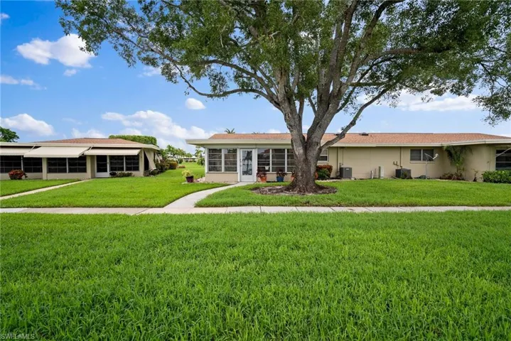 5560  Pendlewood  LN, Fort Myers, FL 33919