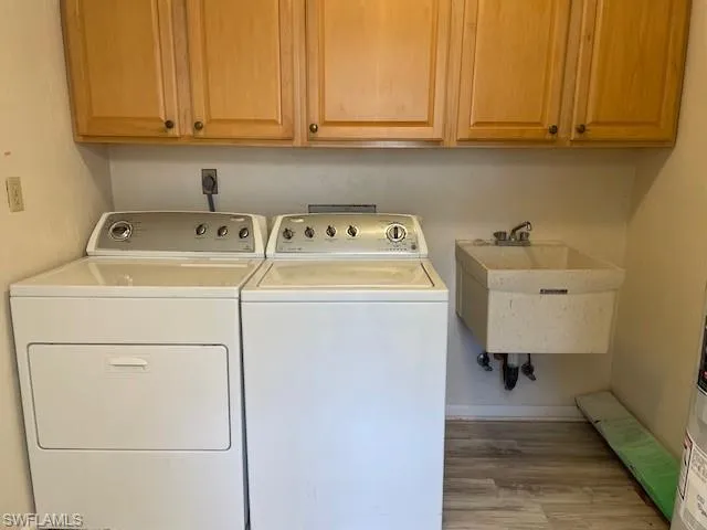 5560  Pendlewood  LN, Fort Myers, FL 33919