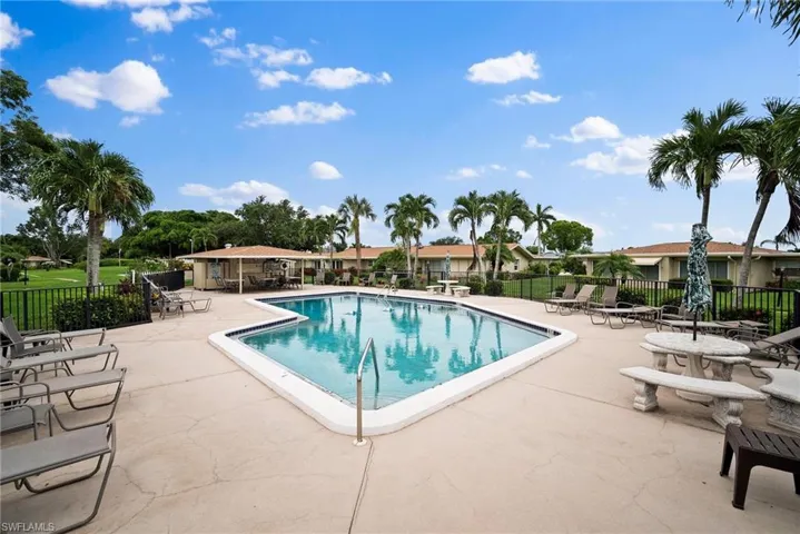 5560  Pendlewood  LN, Fort Myers, FL 33919