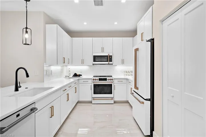 10927  Salt Bay  WAY, Fort Myers, FL 33913