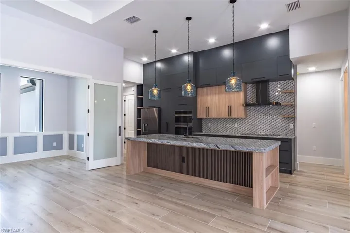 2513 Sw 25th Ave, Cape Coral, Florida 33914