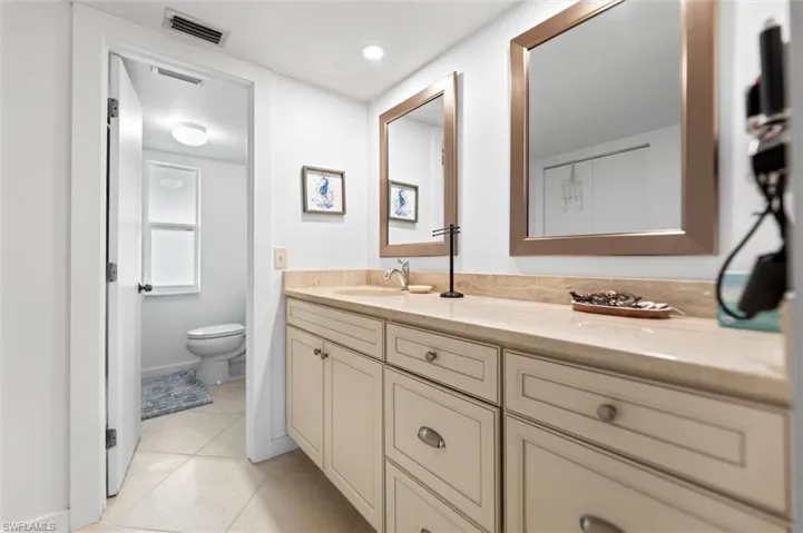 249 Memory Ln 4, Naples, Florida 34112