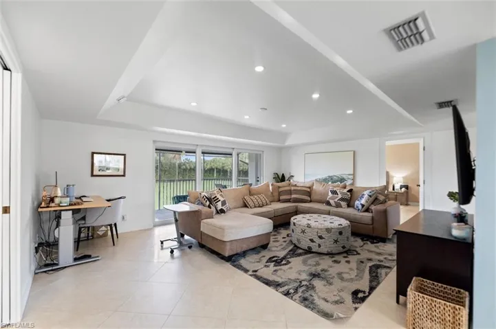 249 Memory Ln 4, Naples, Florida 34112