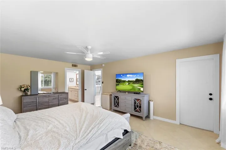 249 Memory Ln 4, Naples, Florida 34112