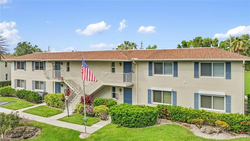 249 Memory Ln 4, Naples, Florida 34112