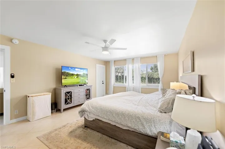 249 Memory Ln 4, Naples, Florida 34112