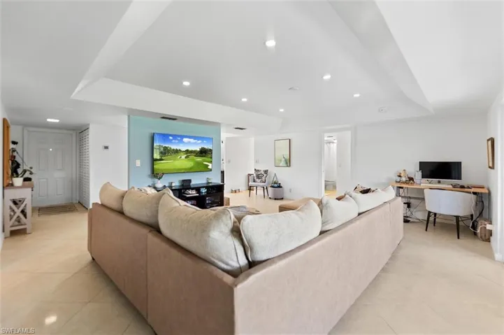 249 Memory Ln 4, Naples, Florida 34112