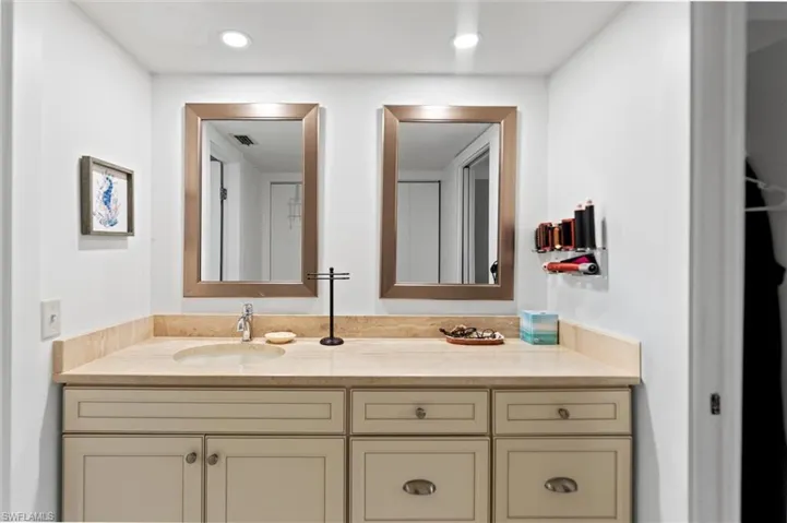 249 Memory Ln 4, Naples, Florida 34112