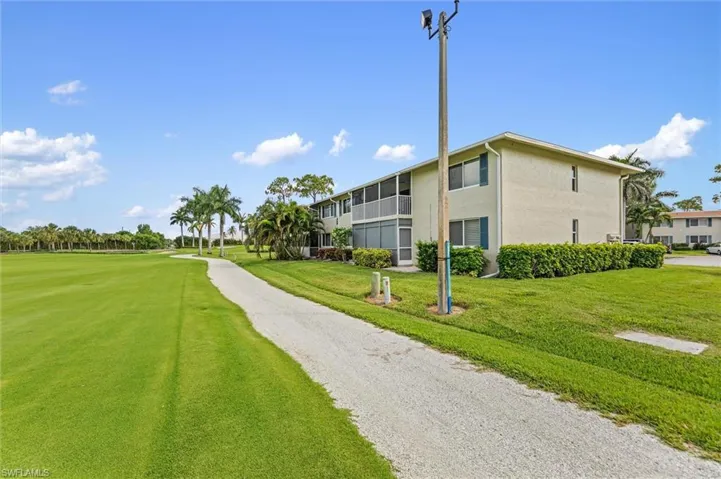 249 Memory Ln 4, Naples, Florida 34112