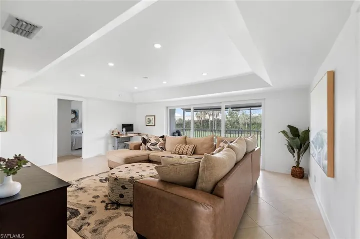 249 Memory Ln 4, Naples, Florida 34112