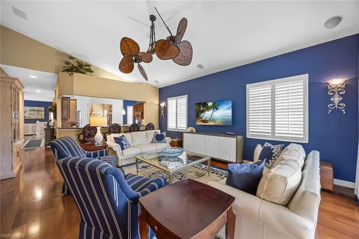 7841  Hawthorne  DR, Naples, FL 34113