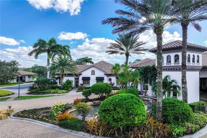 7841  Hawthorne  DR, Naples, FL 34113
