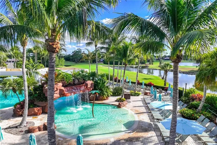 7841  Hawthorne  DR, Naples, FL 34113