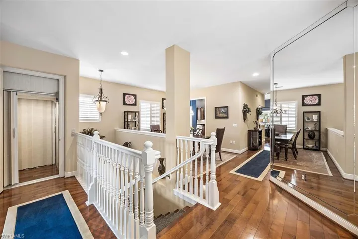 7841  Hawthorne  DR, Naples, FL 34113