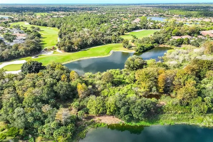 7841  Hawthorne  DR, Naples, FL 34113