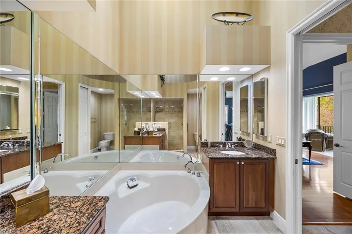 7841  Hawthorne  DR, Naples, FL 34113