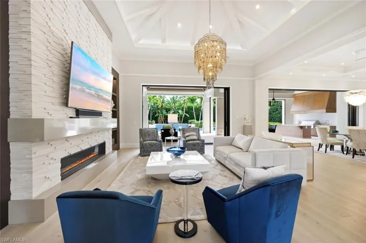 727 Buttonbush Ln, Naples, Florida 34108