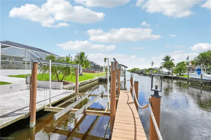 2318 Se 15th Ter, Cape Coral Fl 33990