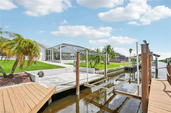 2318 Se 15th Ter, Cape Coral Fl 33990