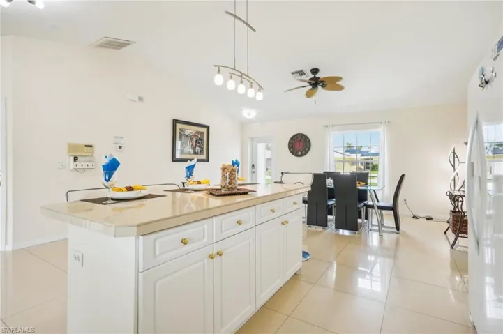 2318 Se 15th Ter, Cape Coral Fl 33990