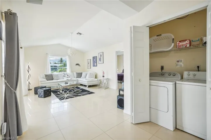 2318 Se 15th Ter, Cape Coral Fl 33990