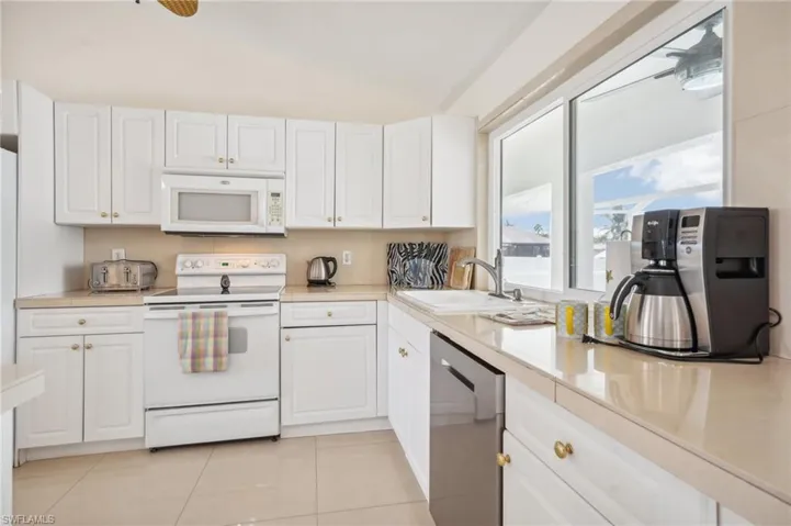 2318 Se 15th Ter, Cape Coral Fl 33990