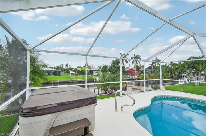 2318 Se 15th Ter, Cape Coral Fl 33990
