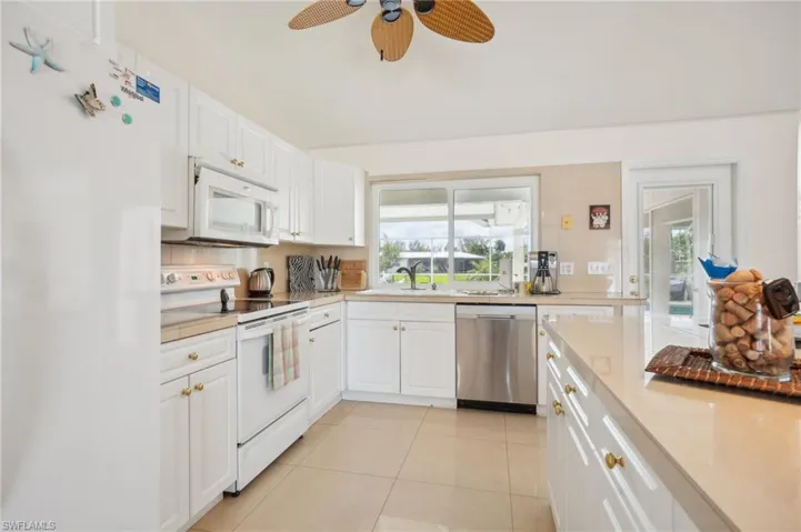 2318 Se 15th Ter, Cape Coral Fl 33990